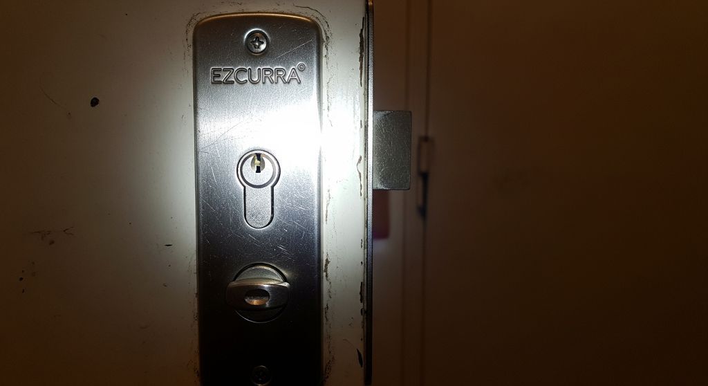 Servicio de Cambio cerradura EZCURRA en Villaviciosa De Odón